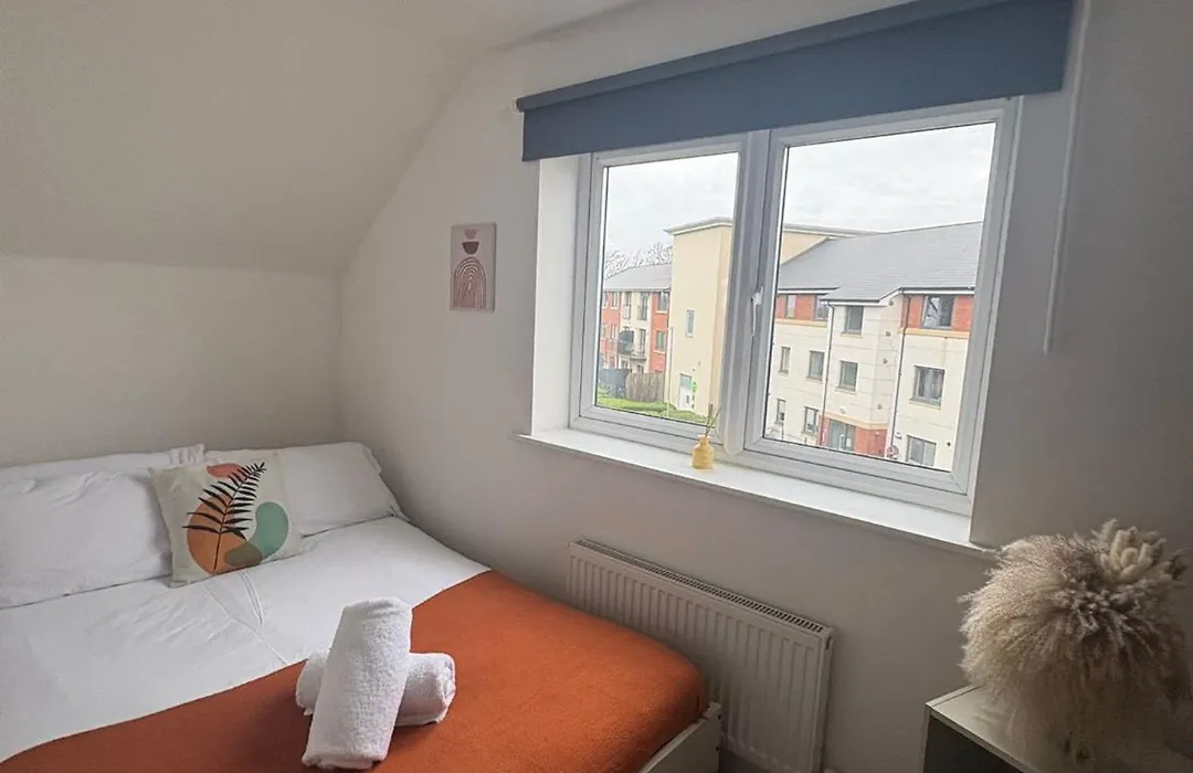 Lavish 4Br House With 2 Bathrooms And 1 Wc Ideal For Families, Professionals And Relocators Near Nec, Bhx, Hs2 And Jlr With Travel Cot, Pets Allowed And Free Parking - The Home Makers Hub-1