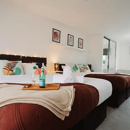 Lavish 4Br House With 2 Bathrooms And 1 Wc Ideal For Families, Professionals And Relocators Near Nec, Bhx, Hs2 And Jlr With Travel Cot, Pets Allowed And Free Parking - The Home Makers Hub-3
